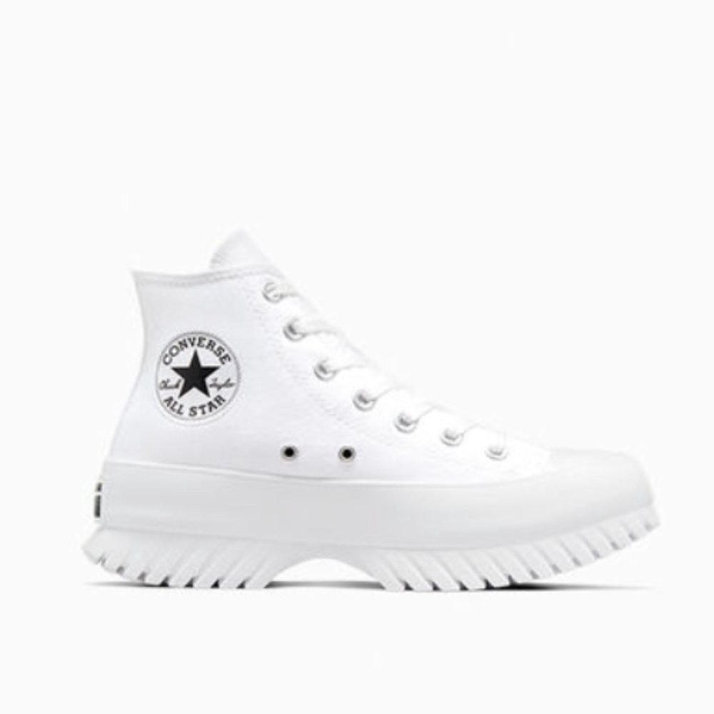WHITE LUGGED CONVERSE - BARELY WORN